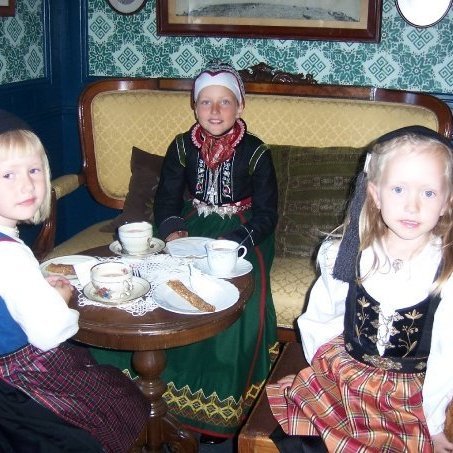 4938_92764263396_1705517_n