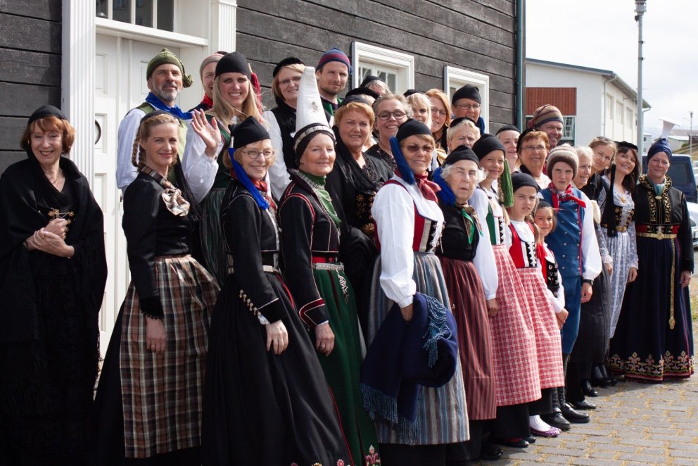 Þjóðbúningadagurinn í 20 ár - sýning